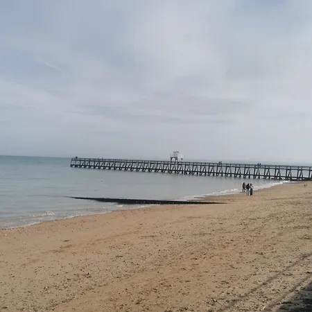 T2 100m De La Apartment